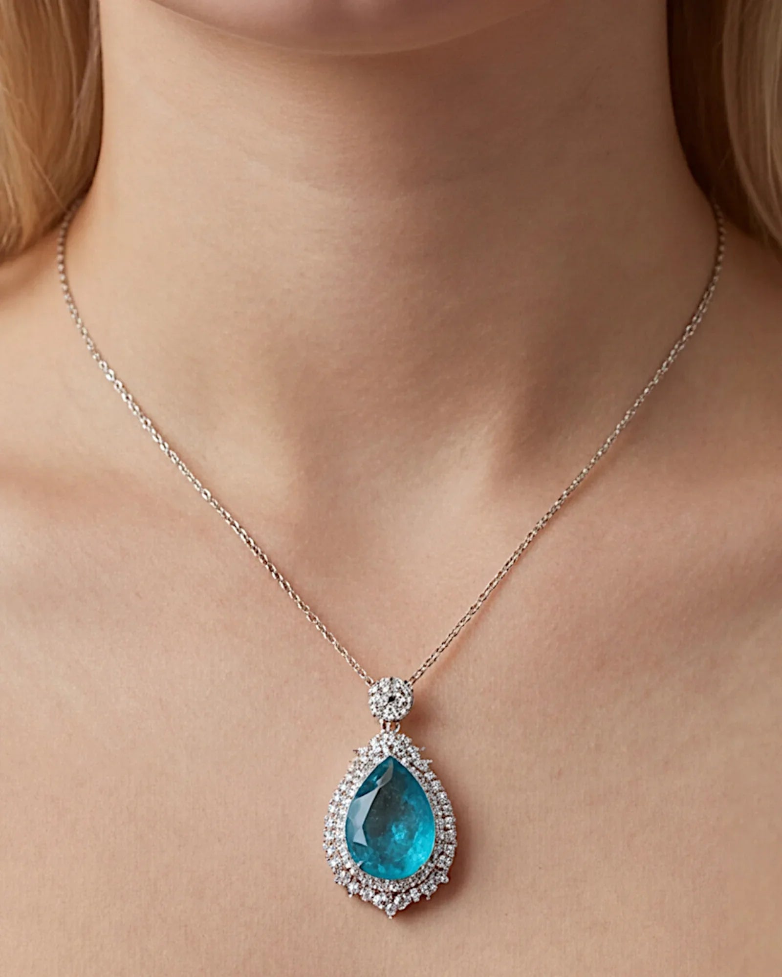 Halskette aus 925er Silber mit blauem Zirkonia, Tropfenform - TOLLzWOOD