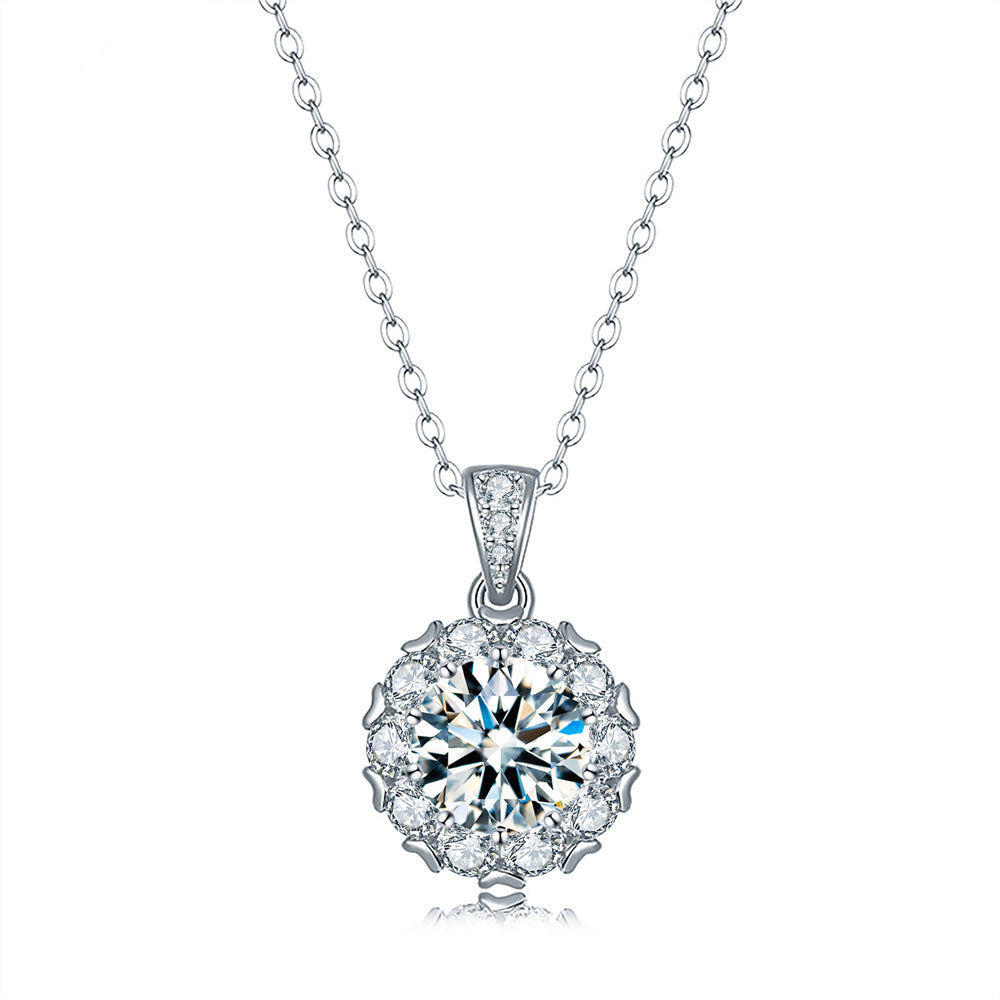 Round necklace made of 925 sterling silver with cubic zirconia