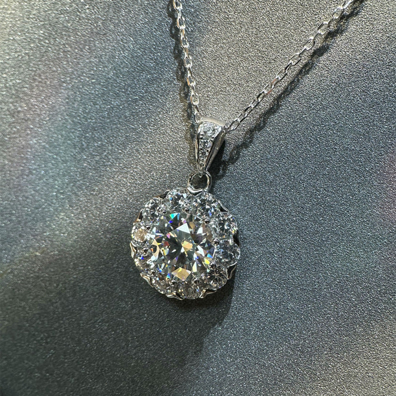 Round necklace made of 925 sterling silver with cubic zirconia