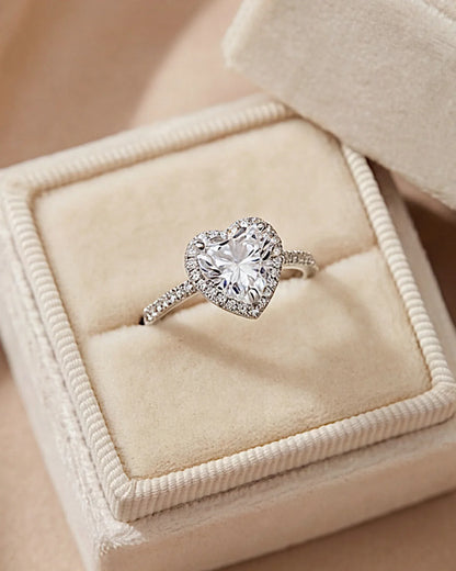 Ring aus 925er Sterlingsilber mit einem großen herzförmigen Zirkonia - TOLLzWOOD