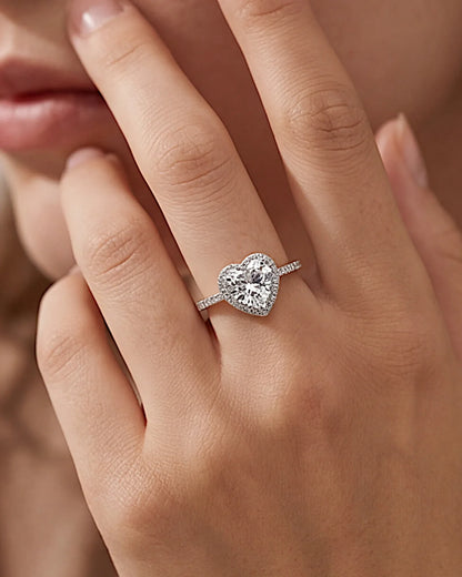 Ring aus 925er Sterlingsilber mit einem großen herzförmigen Zirkonia - TOLLzWOOD