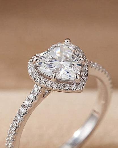 Ring aus 925er Sterlingsilber mit einem großen herzförmigen Zirkonia - TOLLzWOOD