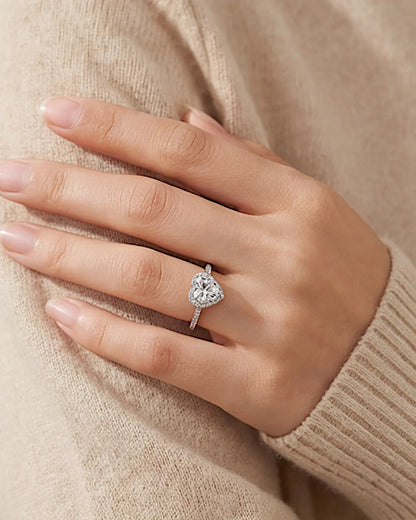Ring aus 925er Sterlingsilber mit einem großen herzförmigen Zirkonia - TOLLzWOOD