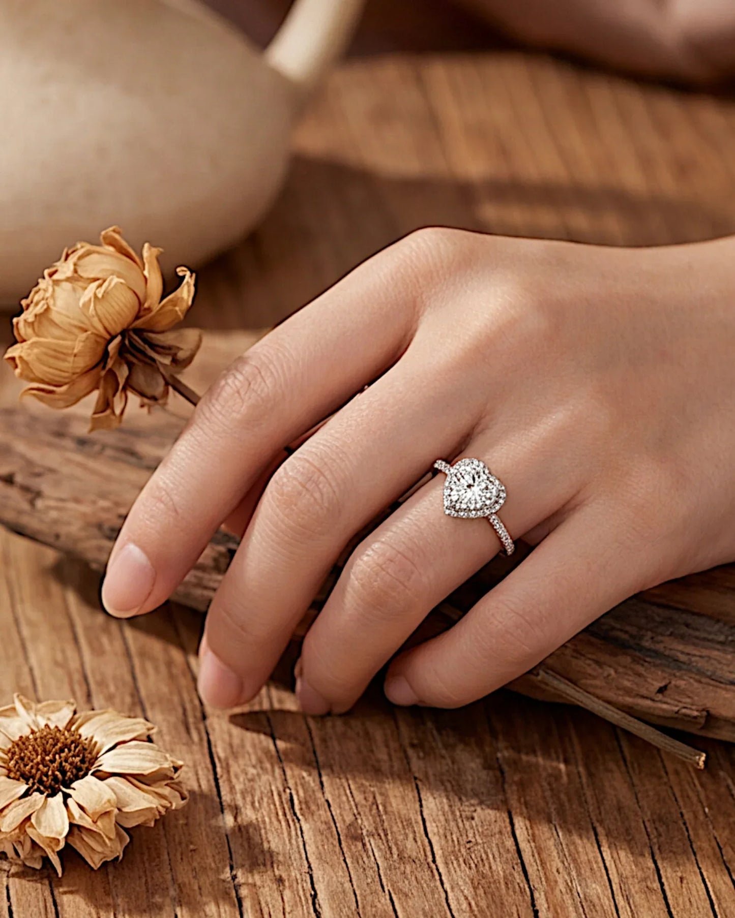 Ring aus 925er Sterlingsilber mit einem großen herzförmigen Zirkonia - TOLLzWOOD