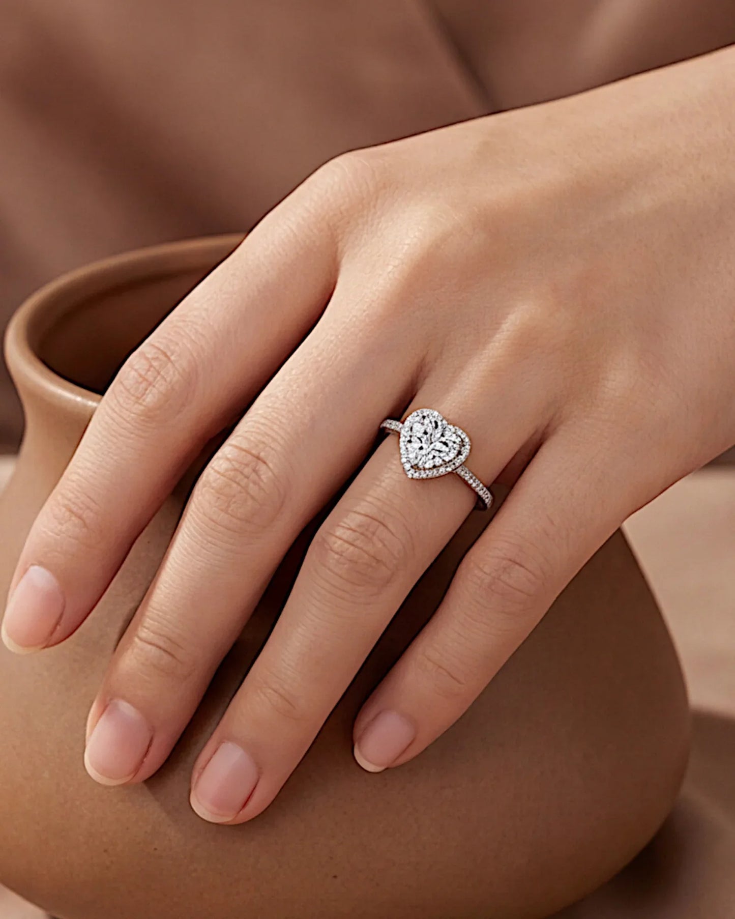 Ring aus 925er Sterlingsilber mit einem großen herzförmigen Zirkonia - TOLLzWOOD