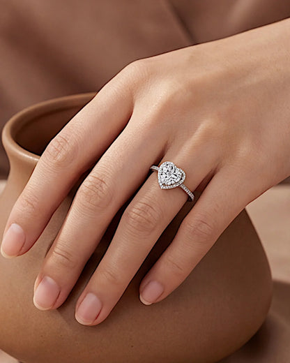 Ring aus 925er Sterlingsilber mit einem großen herzförmigen Zirkonia - TOLLzWOOD
