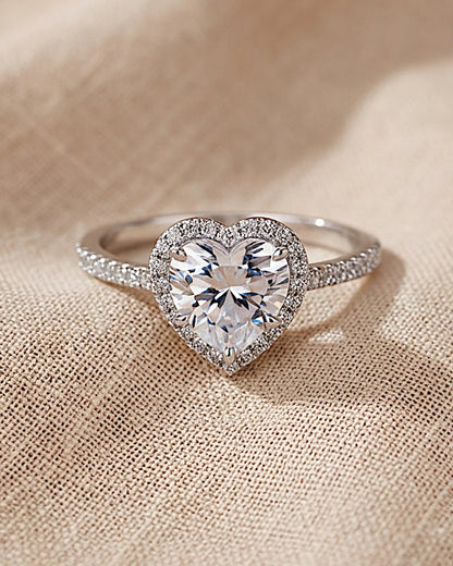 Ring aus 925er Sterlingsilber mit einem großen herzförmigen Zirkonia - TOLLzWOOD