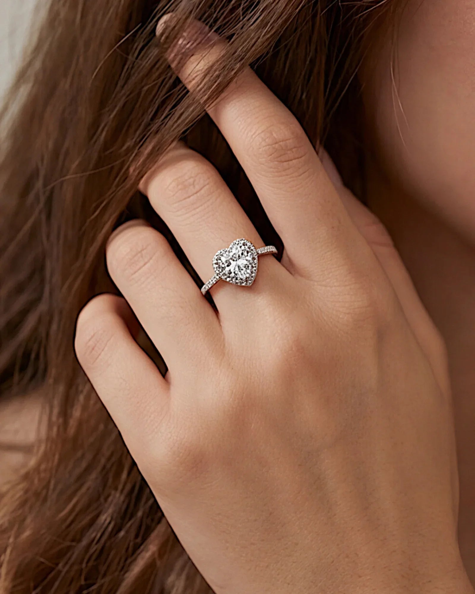Ring aus 925er Sterlingsilber mit einem großen herzförmigen Zirkonia - TOLLzWOOD