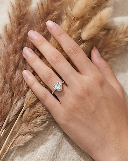 Ring aus 925er Sterlingsilber mit einem großen herzförmigen Zirkonia - TOLLzWOOD