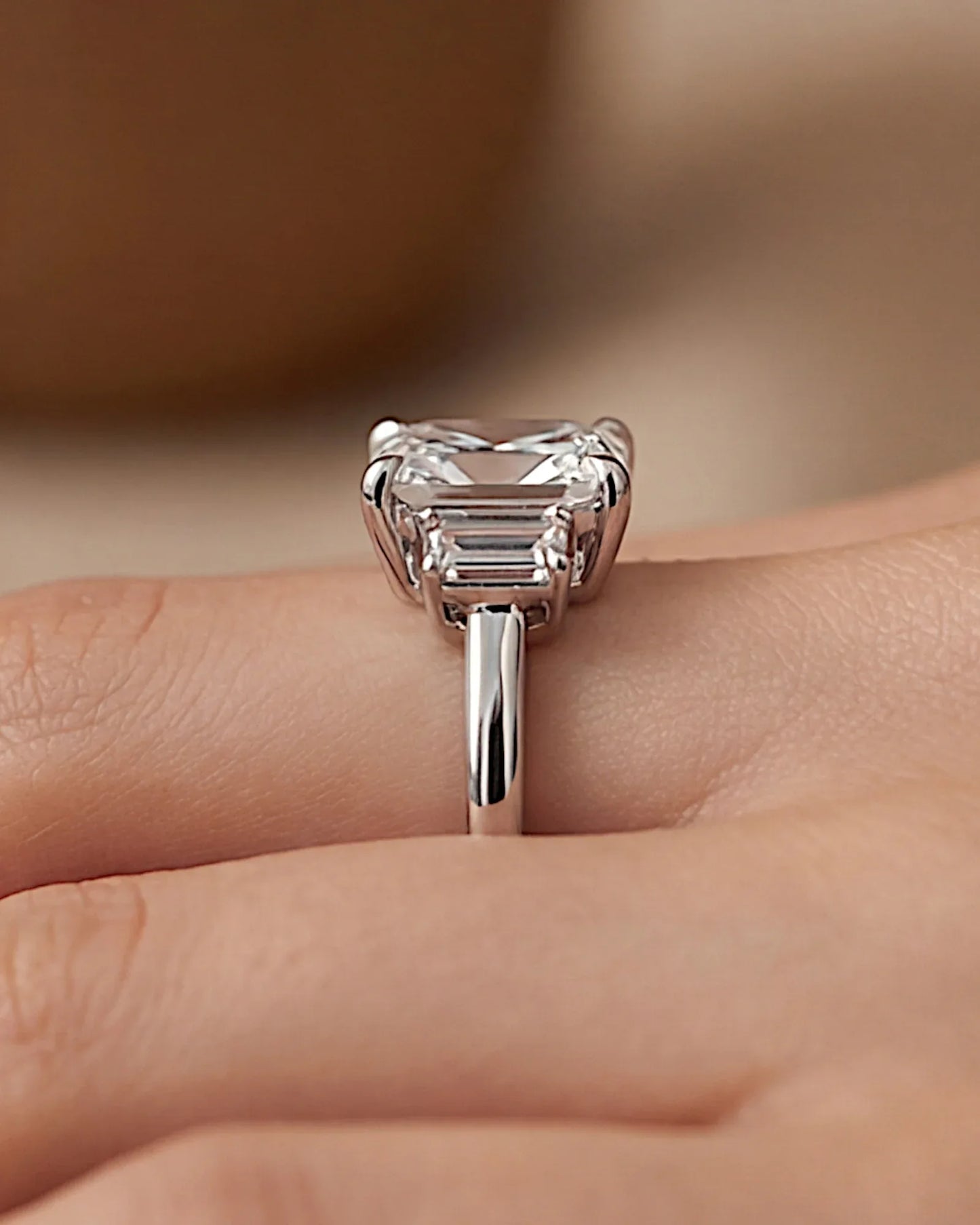 Ring aus 925er Sterlingsilber mit großem Zirkon - TOLLzWOOD