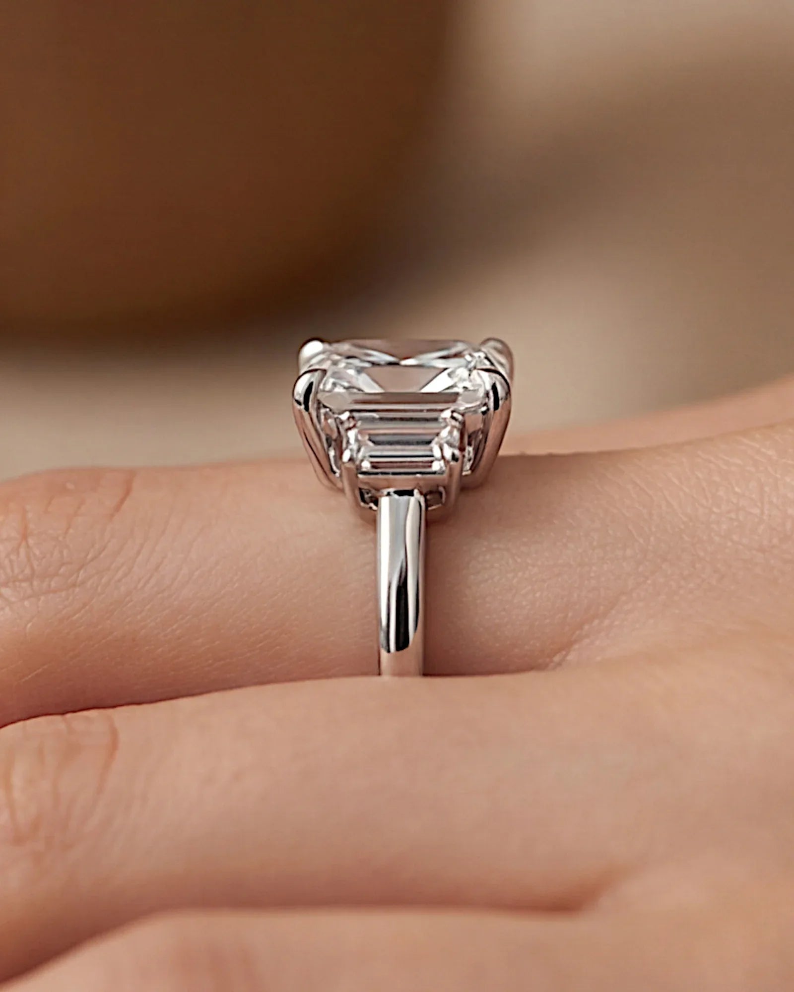 Ring aus 925er Sterlingsilber mit großem Zirkon - TOLLzWOOD