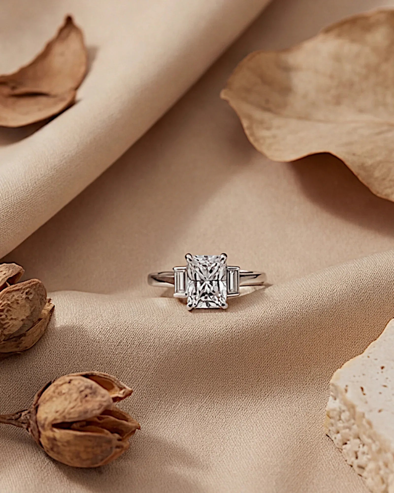Ring aus 925er Sterlingsilber mit großem Zirkon - TOLLzWOOD