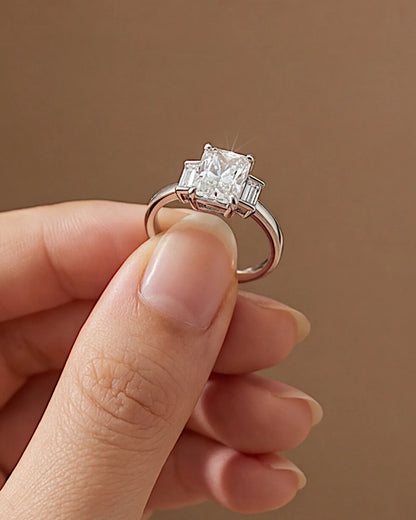 Ring aus 925er Sterlingsilber mit großem Zirkon - TOLLzWOOD
