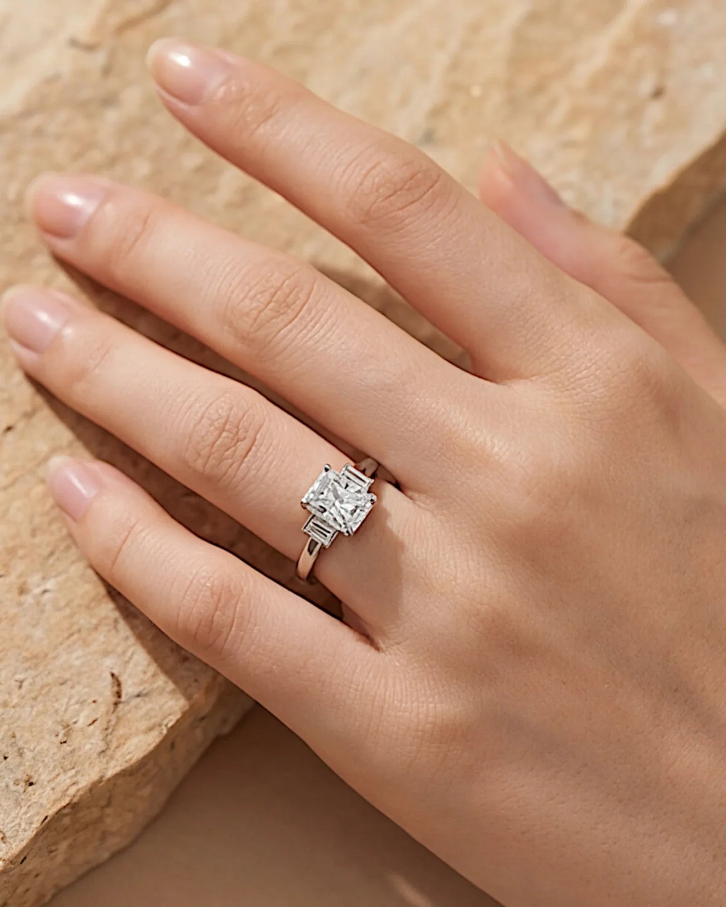 Ring aus 925er Sterlingsilber mit großem Zirkon - TOLLzWOOD
