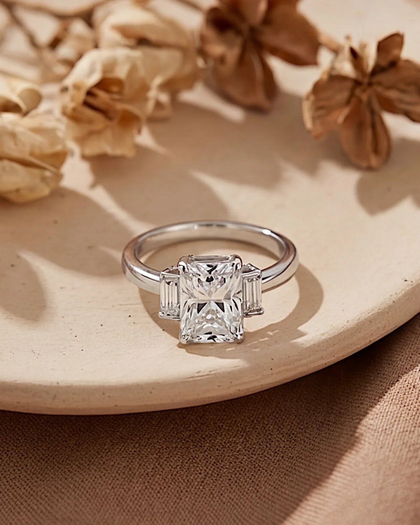 Ring aus 925er Sterlingsilber mit großem Zirkon - TOLLzWOOD