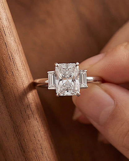 Ring aus 925er Sterlingsilber mit großem Zirkon - TOLLzWOOD