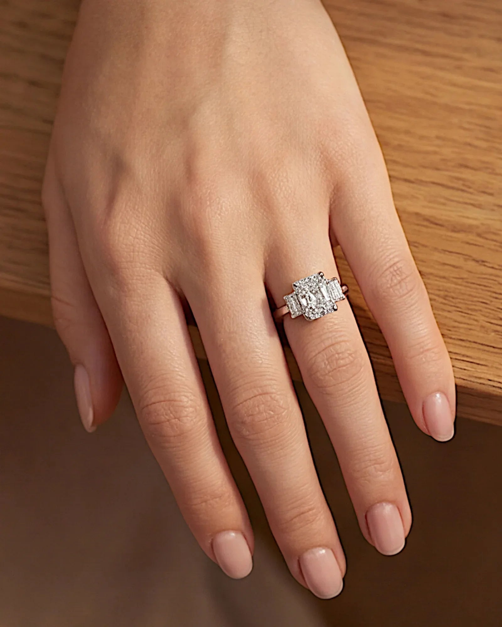 Ring aus 925er Sterlingsilber mit großem Zirkon - TOLLzWOOD