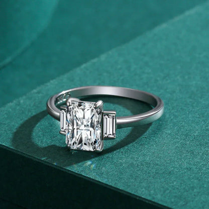 Ring aus 925er Sterlingsilber mit großem Zirkon - TOLLzWOOD