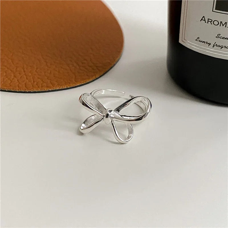 Schleifenförmiger Ring aus 925er Sterlingsilber - TOLLzWOOD