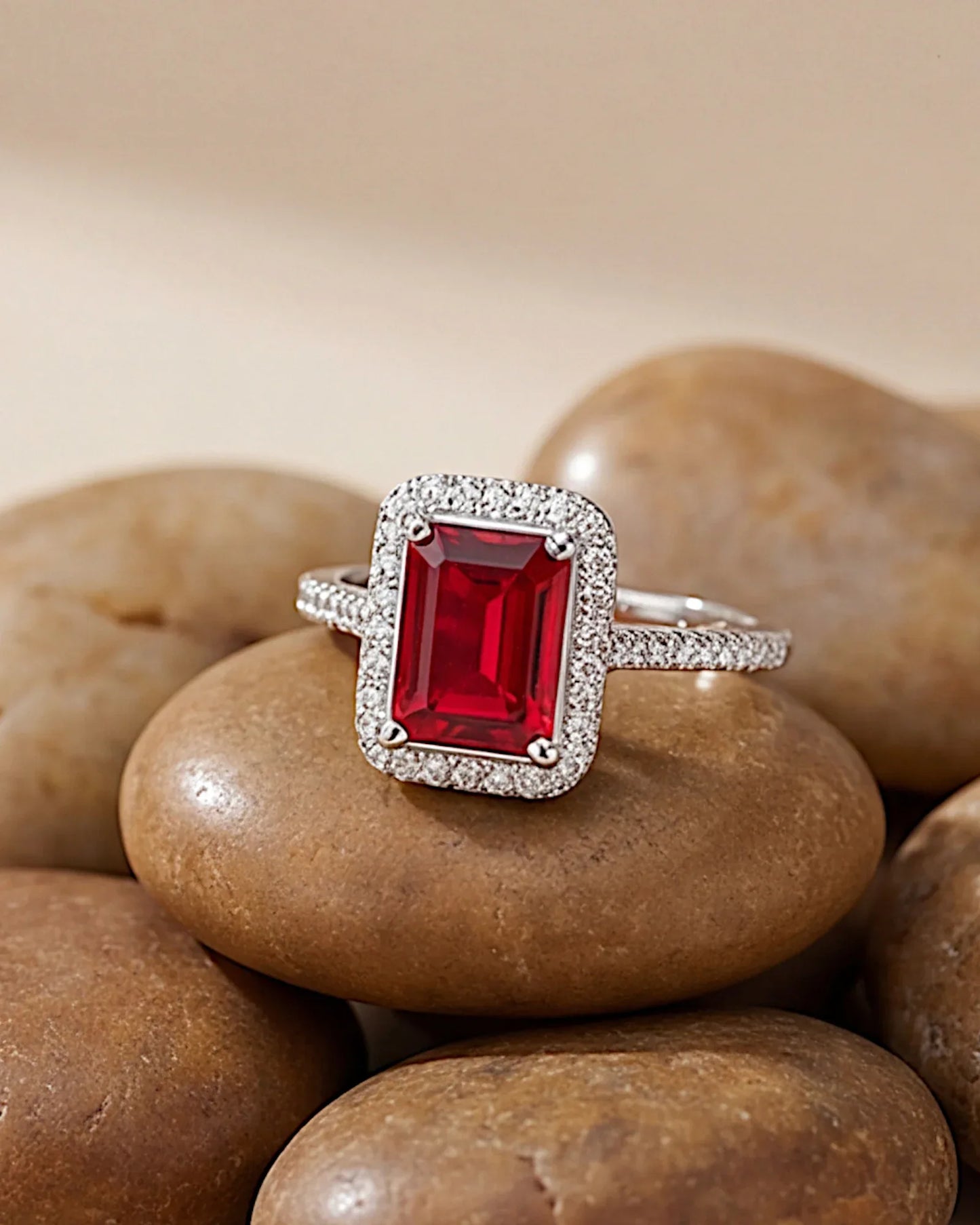 Ring aus 925er Silber mit grünem Zirkonia - TOLLzWOOD