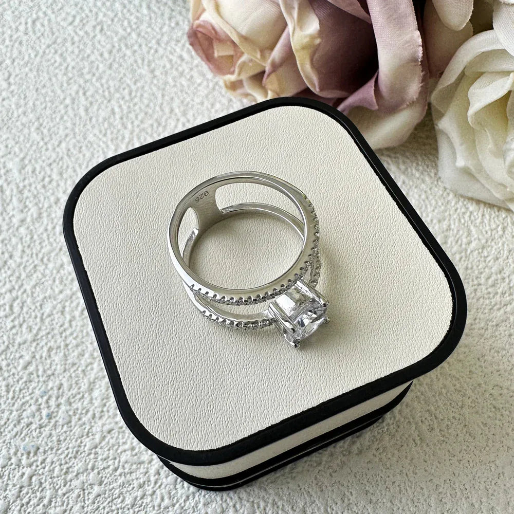 Ring aus 925er Sterlingsilber mit einem großen Zirkonia - TOLLzWOOD