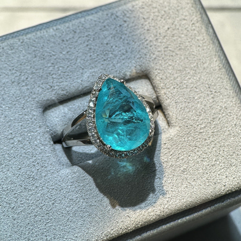 Ring aus 925er Silber mit blauem Zirkonia, Tropfenform