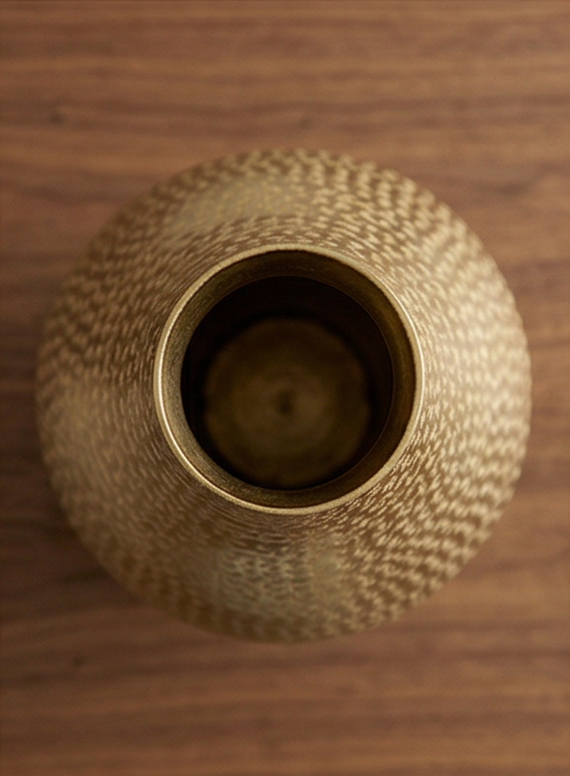 Aluminum vase