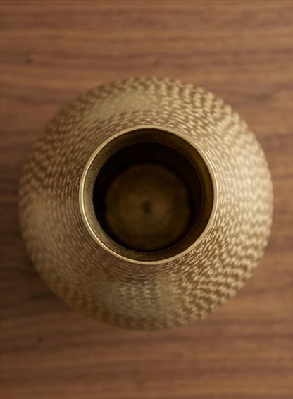 Aluminum vase