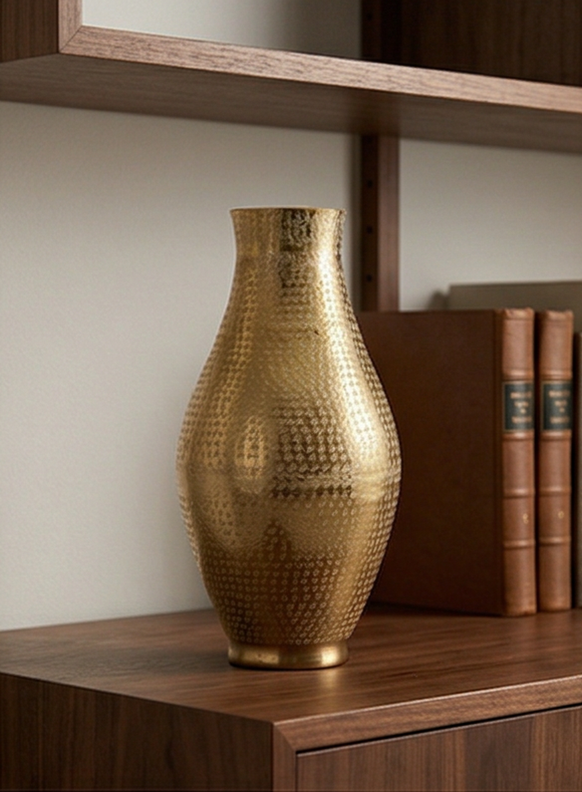 Aluminum vase