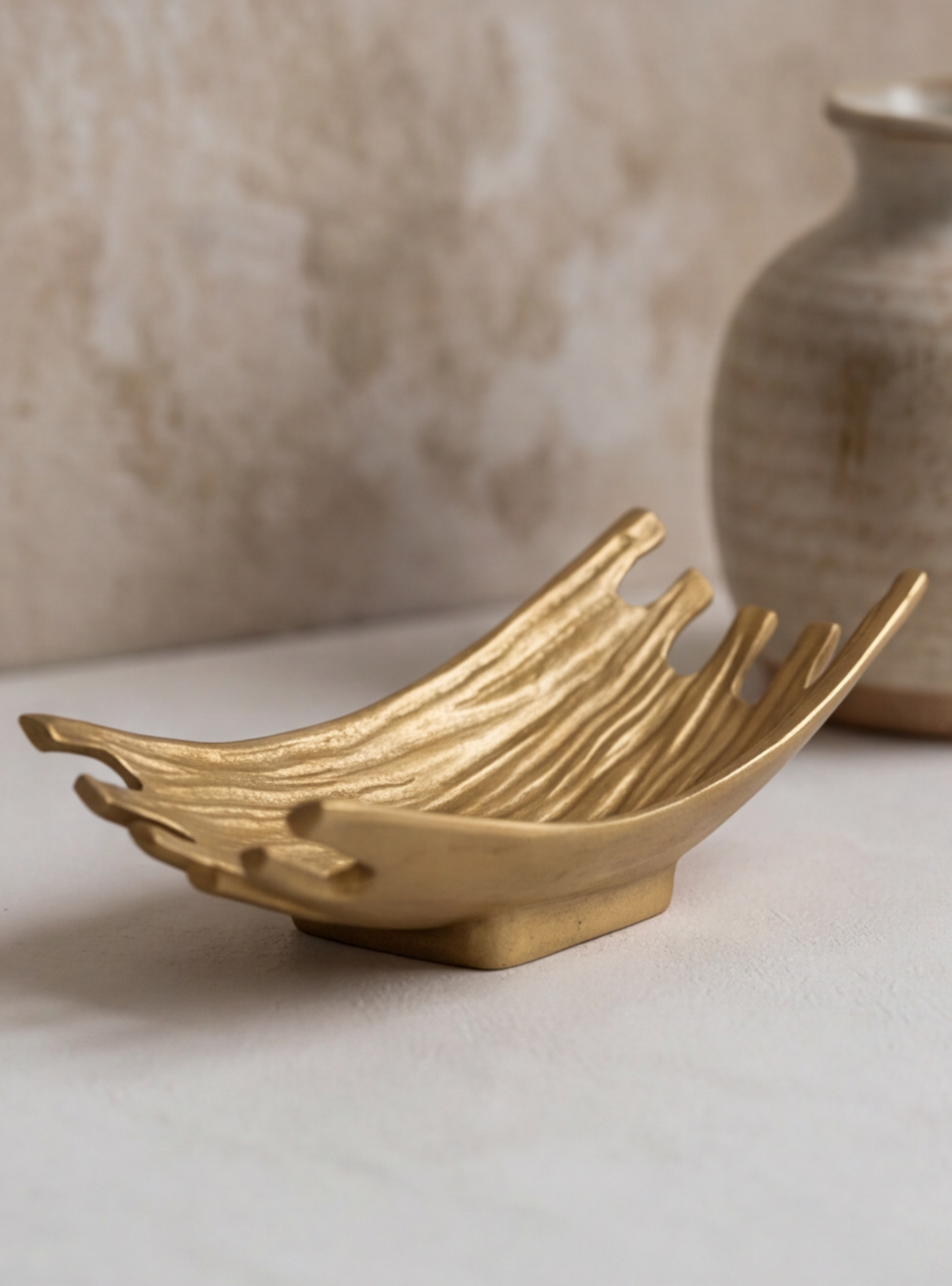 Decorative tray “Oval Curved”