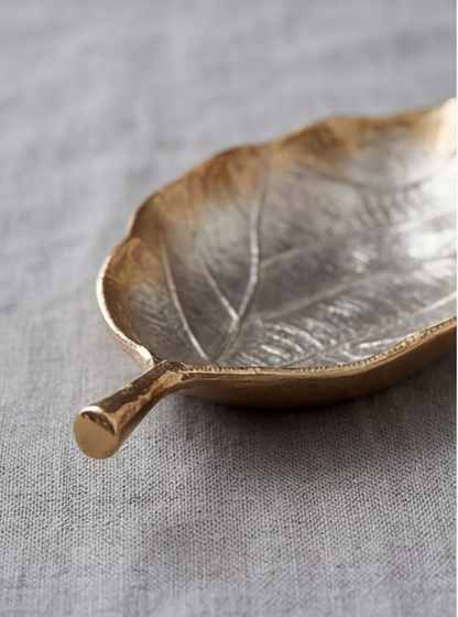 Decorative bowl “Leaf”