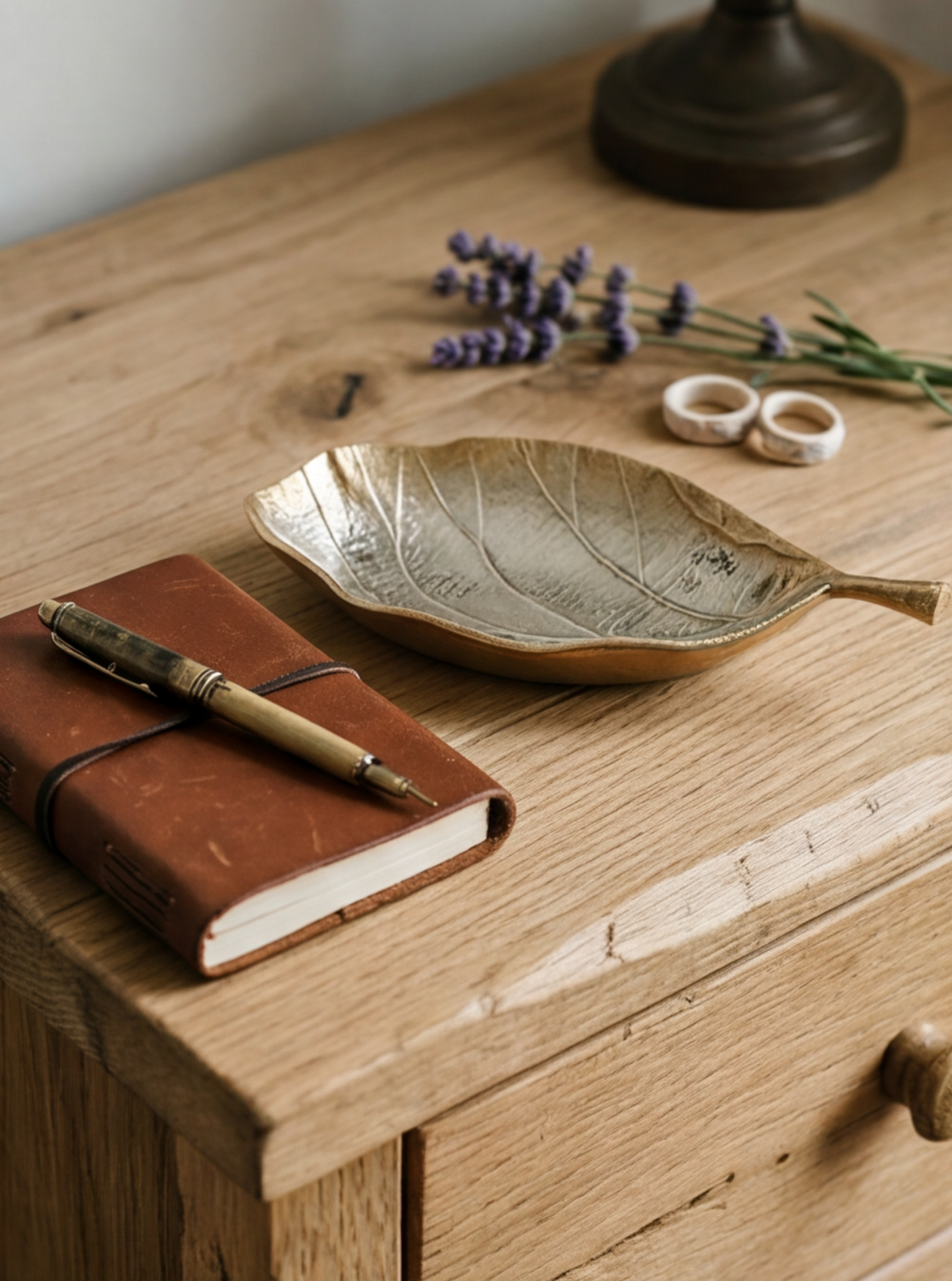 Decorative bowl “Leaf”