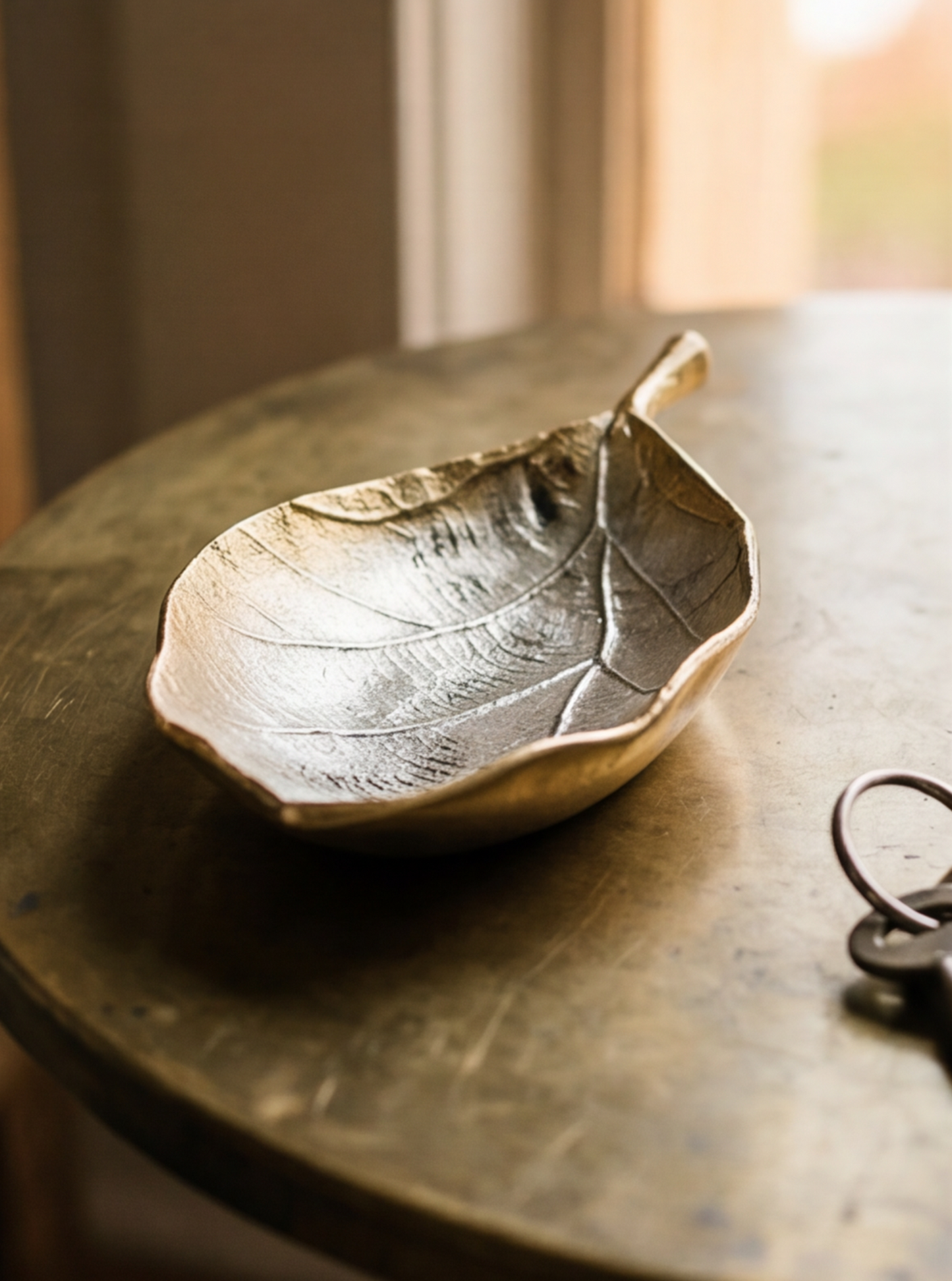 Decorative bowl “Leaf”