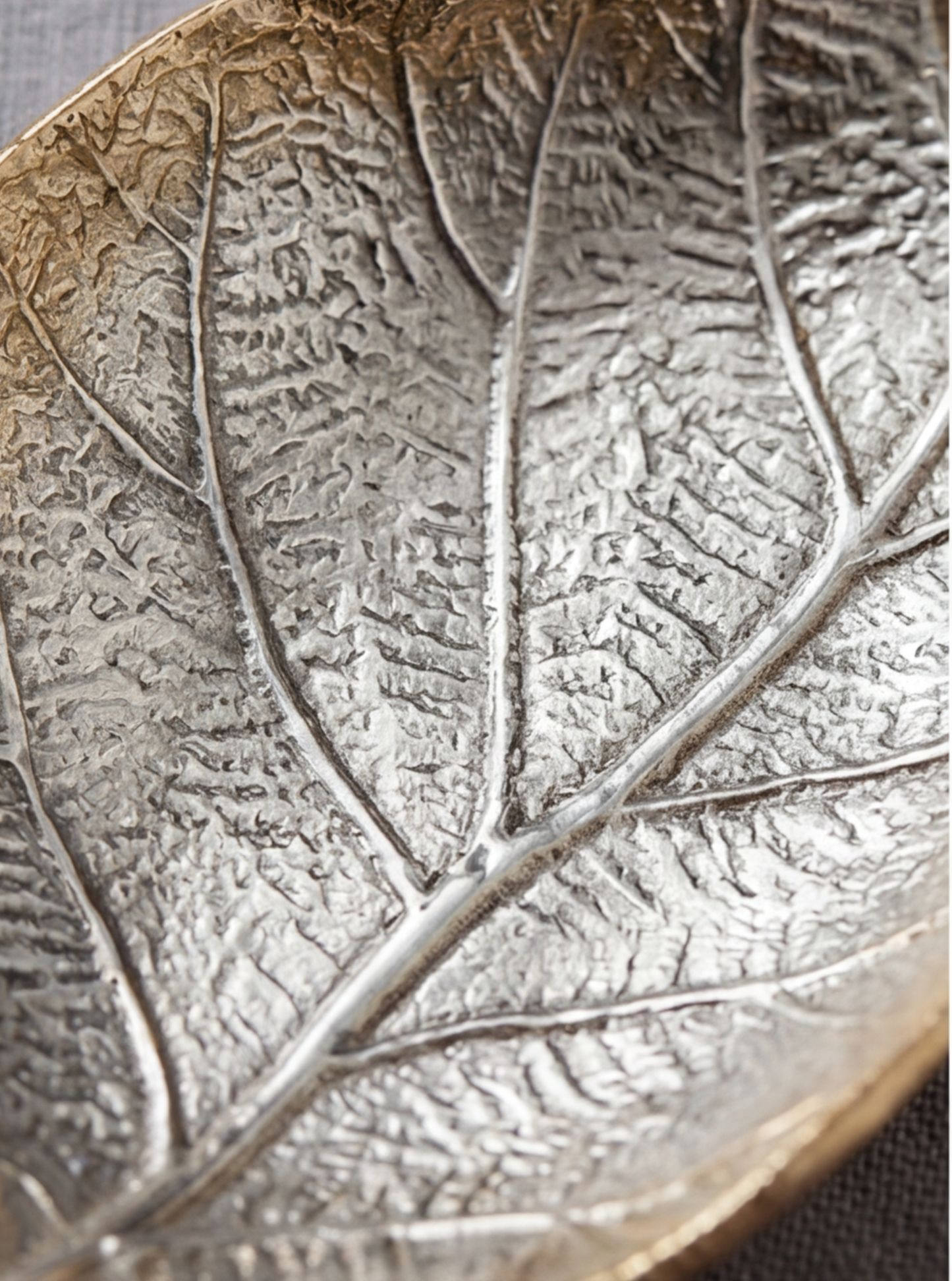 Decorative bowl “Leaf”