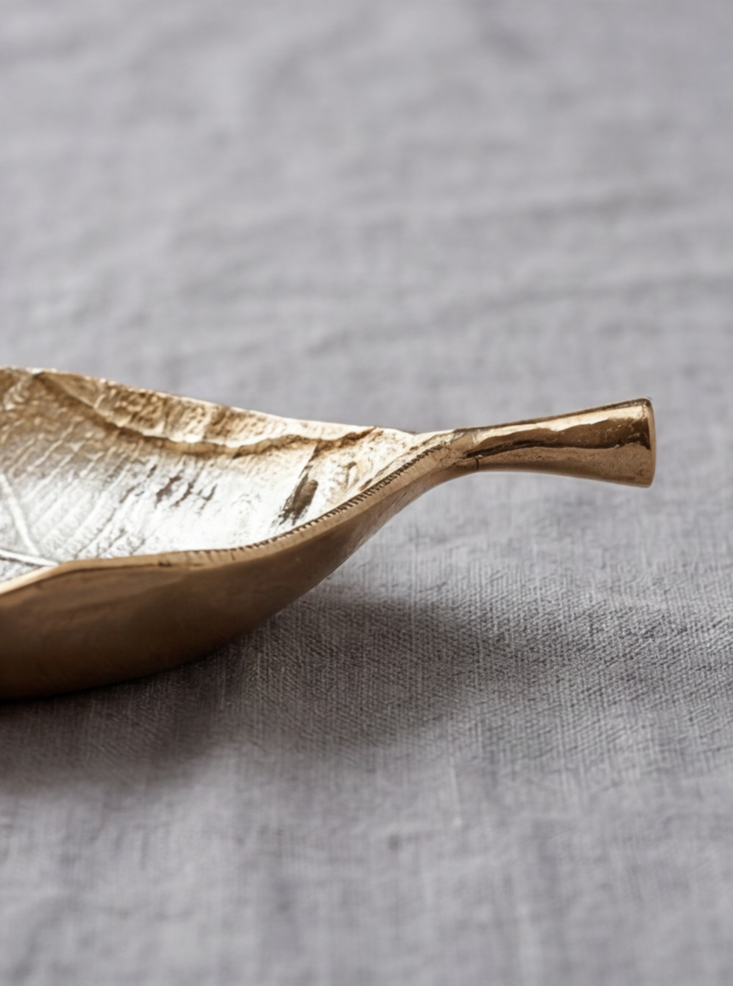 Decorative bowl “Leaf”