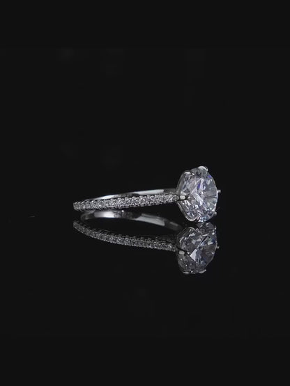 Ring aus 925er Sterlingsilber mit einem großen Zirkonia