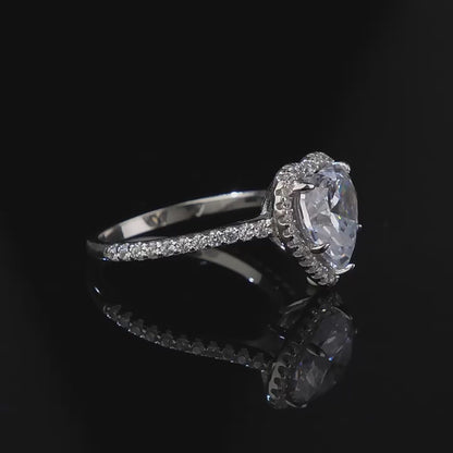 Ring aus 925er Sterlingsilber mit einem großen herzförmigen Zirkonia