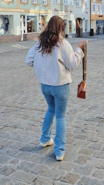 Leather handbag "Lupine"