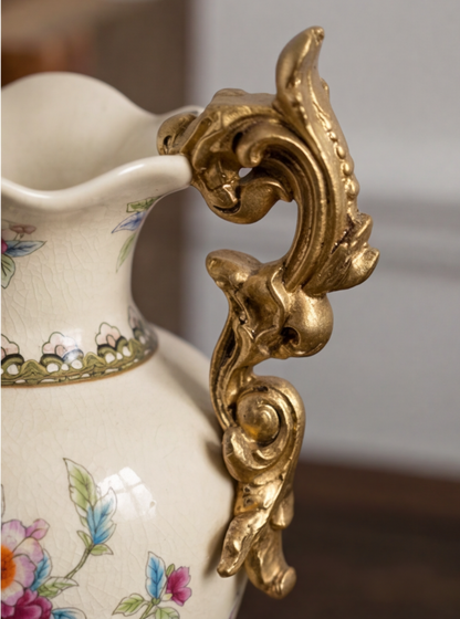 Keramikvase mit Blumenornament