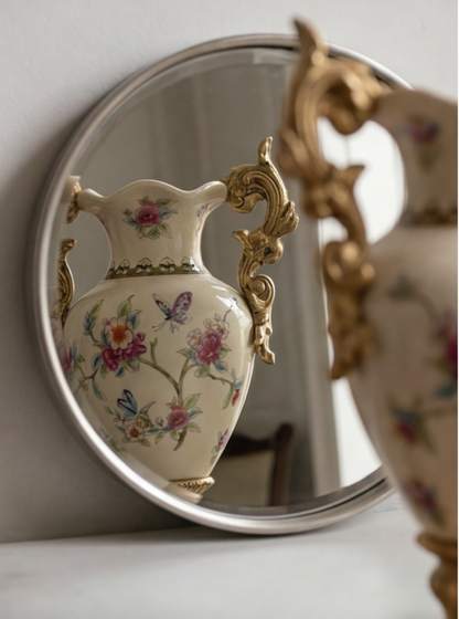 Keramikvase mit Blumenornament
